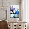 Architectural Bloom - Purpurowy irys abstrakcyjny obraz Minimalistyczna kwiatowa sztuka ścienna z geometrycznym tłem