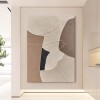 Teksturowana sztuka ścienna inspirowana stylem wabi-sabi – neutralne geometryczne kształty, minimalistyczny wystrój w tonacji ziemi